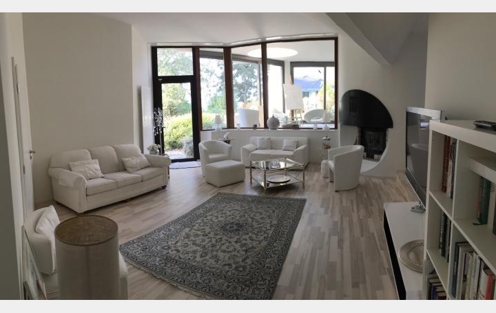 CHANTAL SAUGE REAL ESTATE : Maison / Villa | GRILLY (01220) | 220 m2 | 1 150 000 € 