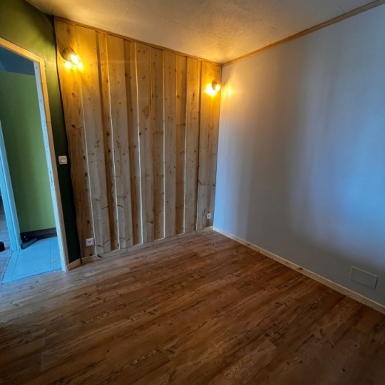  Annonces DIVONNE : Apartment | GEX (01170) | 43 m2 | 1 100 € 