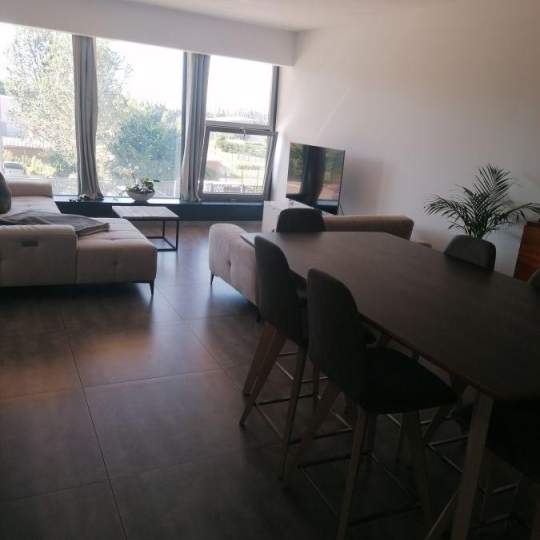 LES CYPRES IMMOBILIER : Apartment | GEX (01170) | 160.00m2 | 2 500 € 