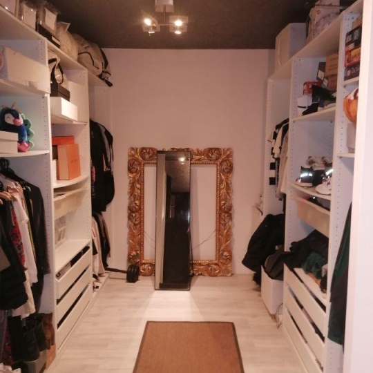  Annonces DIVONNE : Appartement | GEX (01170) | 148 m2 | 2 500 € 