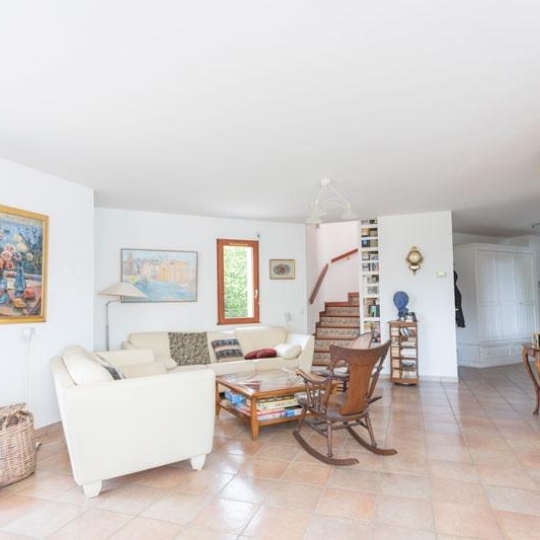  Annonces DIVONNE : House | DIVONNE-LES-BAINS (01220) | 250 m2 | 1 325 000 € 