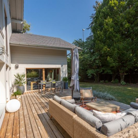  Annonces DIVONNE : House | DIVONNE-LES-BAINS (01220) | 250 m2 | 1 260 000 € 