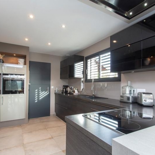 Annonces DIVONNE : Maison / Villa | CESSY (01170) | 140 m2 | 790 000 € 