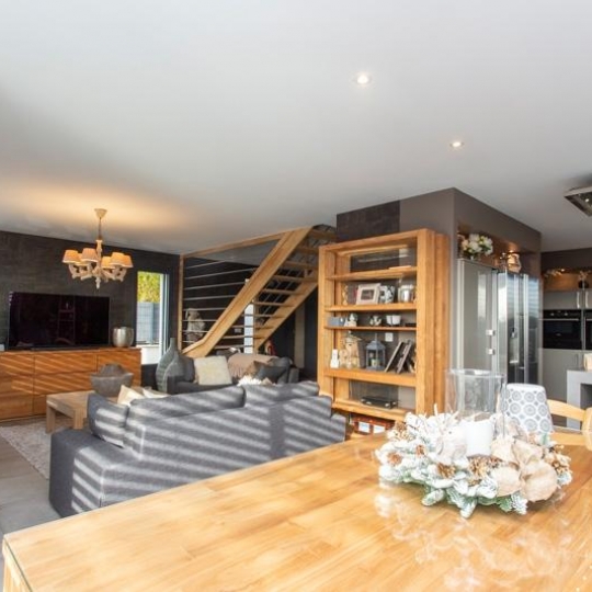  Annonces DIVONNE : Maison / Villa | CESSY (01170) | 140 m2 | 790 000 € 
