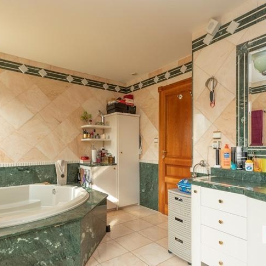  CHANTAL SAUGE REAL ESTATE : Maison / Villa | DIVONNE-LES-BAINS (01220) | 375 m2 | 1 990 000 € 