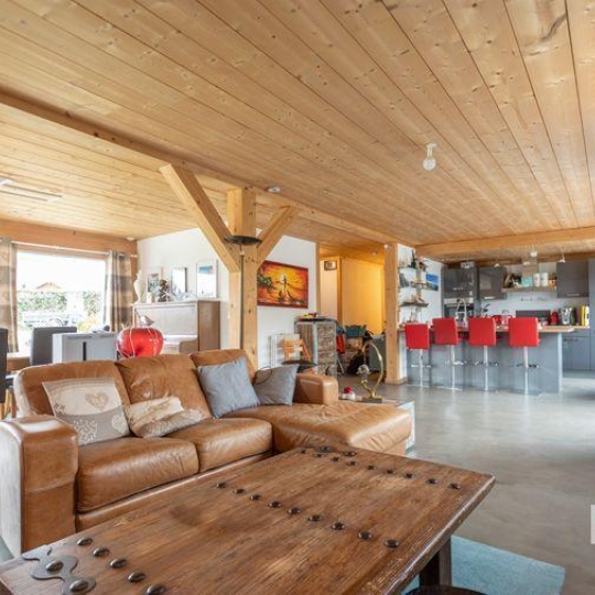  Annonces DIVONNE : Maison / Villa | CESSY (01170) | 230 m2 | 1 090 000 € 