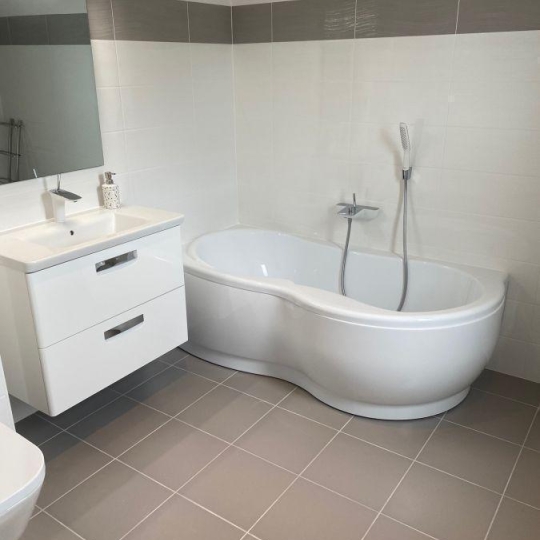  Annonces DIVONNE : Appartement | SAINT-GENIS-POUILLY (01630) | 134 m2 | 590 000 € 
