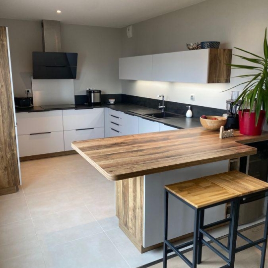  Annonces DIVONNE : Appartement | SAINT-GENIS-POUILLY (01630) | 134 m2 | 590 000 € 