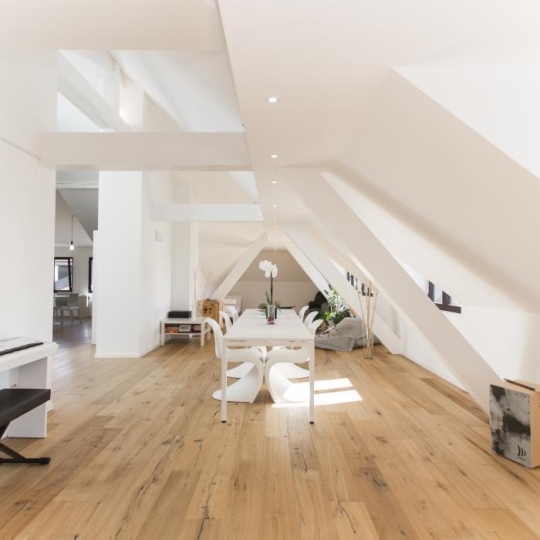  Annonces DIVONNE : Domain / Estate | DIVONNE-LES-BAINS (01220) | 461 m2 | 1 790 000 € 