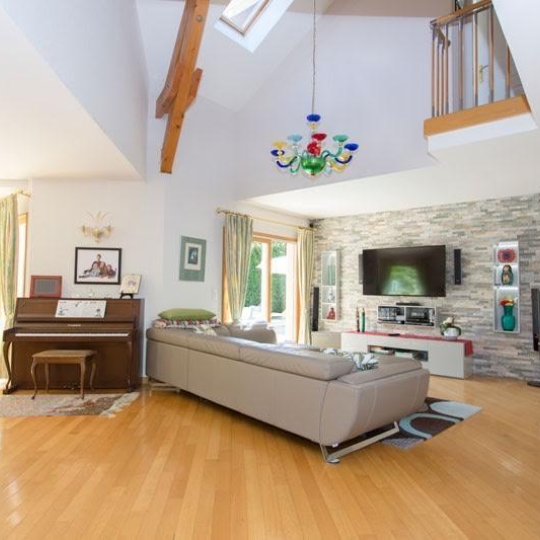  Annonces DIVONNE : Domaines / Propriétés | DIVONNE-LES-BAINS (01220) | 350 m2 | 2 300 000 € 