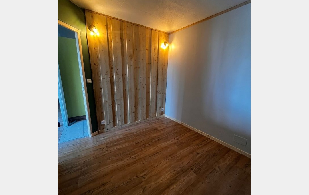 Annonces DIVONNE : Apartment | GEX (01170) | 43 m2 | 1 100 € 