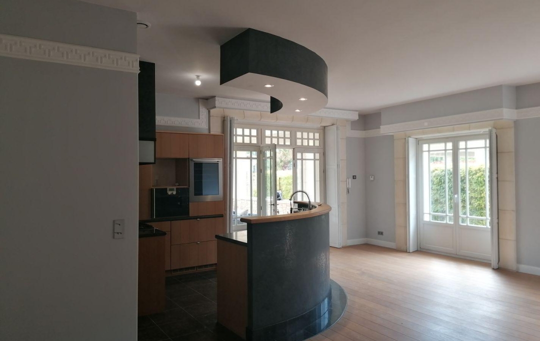CHANTAL SAUGE REAL ESTATE : Domaines / Propriétés | UZES (30700) | 116 m2 | 420 000 € 
