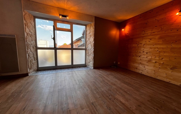  Annonces DIVONNE Apartment | GEX (01170) | 43 m2 | 1 100 € 