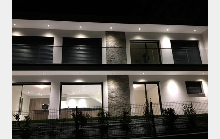 CHANTAL SAUGE REAL ESTATE : Maison / Villa | ECHENEVEX (01170) | 176 m2 | 3 000 € 