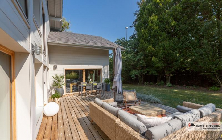 Annonces DIVONNE : House | DIVONNE-LES-BAINS (01220) | 250 m2 | 1 260 000 € 