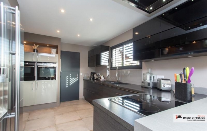 Annonces DIVONNE : Maison / Villa | CESSY (01170) | 140 m2 | 790 000 € 