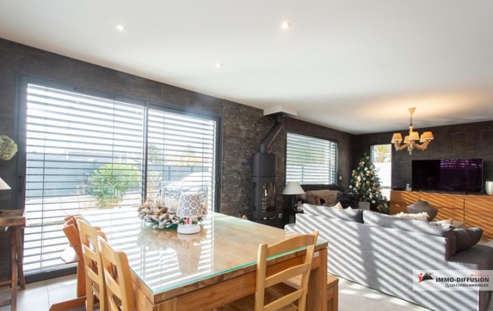 Annonces DIVONNE : Maison / Villa | CESSY (01170) | 140 m2 | 790 000 € 