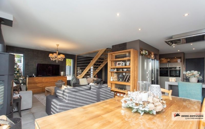 Annonces DIVONNE : Maison / Villa | CESSY (01170) | 140 m2 | 790 000 € 
