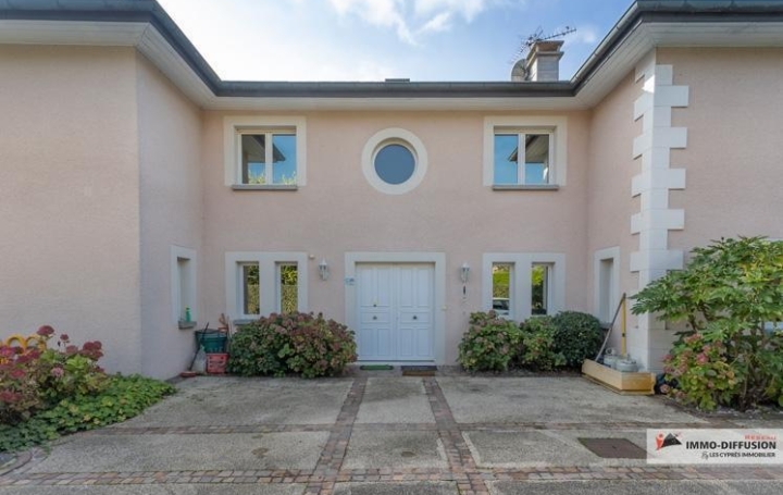 Villa DIVONNE-LES-BAINS 375 m2 1 990 000 € Villa DIVONNE-LES-BAINS 375 m2 1 990 000 €