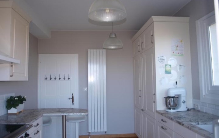 Annonces DIVONNE : Maison / Villa | GRILLY (01220) | 256 m2 | 1 280 000 € 